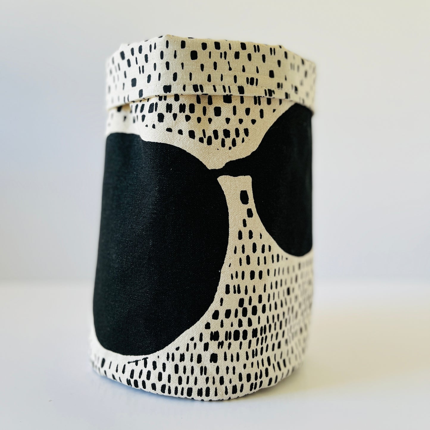 Contemporary and stylish fabric storage pots, in pure linen and hand printed in Cumbria by the very skilled and creative Kirsten Gilder. The MORSE design is graphic and modern.